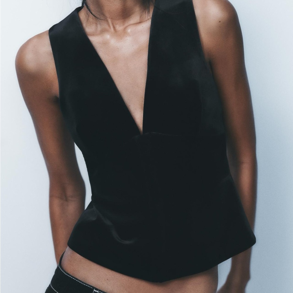 Elegant Black Sleeveless Top